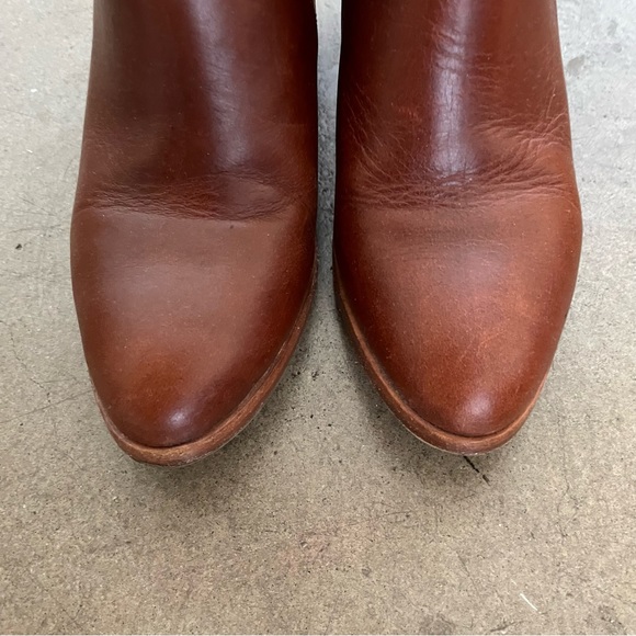 Nisolo Heeled Chelsea Boots in Brandy Leather - Picture 4 of 13